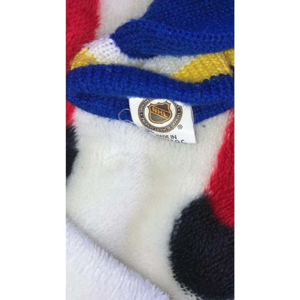 Official NHL Buffalo Sabres Knit Mittens- Vintage Style - youth size